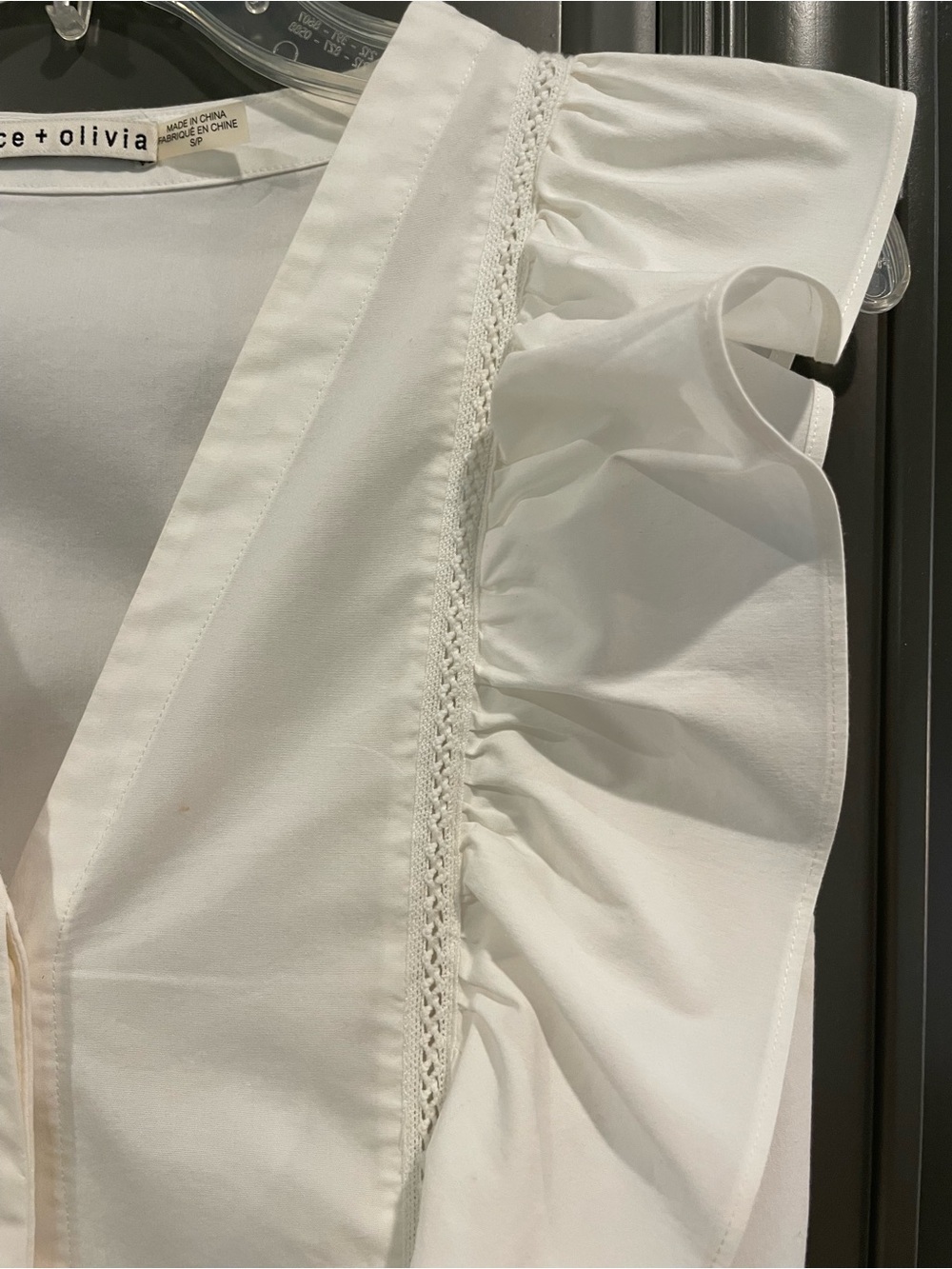 Alice + Olivia White Ruffle V-Neck Sleeveless Blouse - Picture 3 of 9